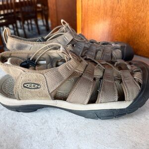 Keen Tan Strappy Sandals with Black Soles. Mens Size 12.